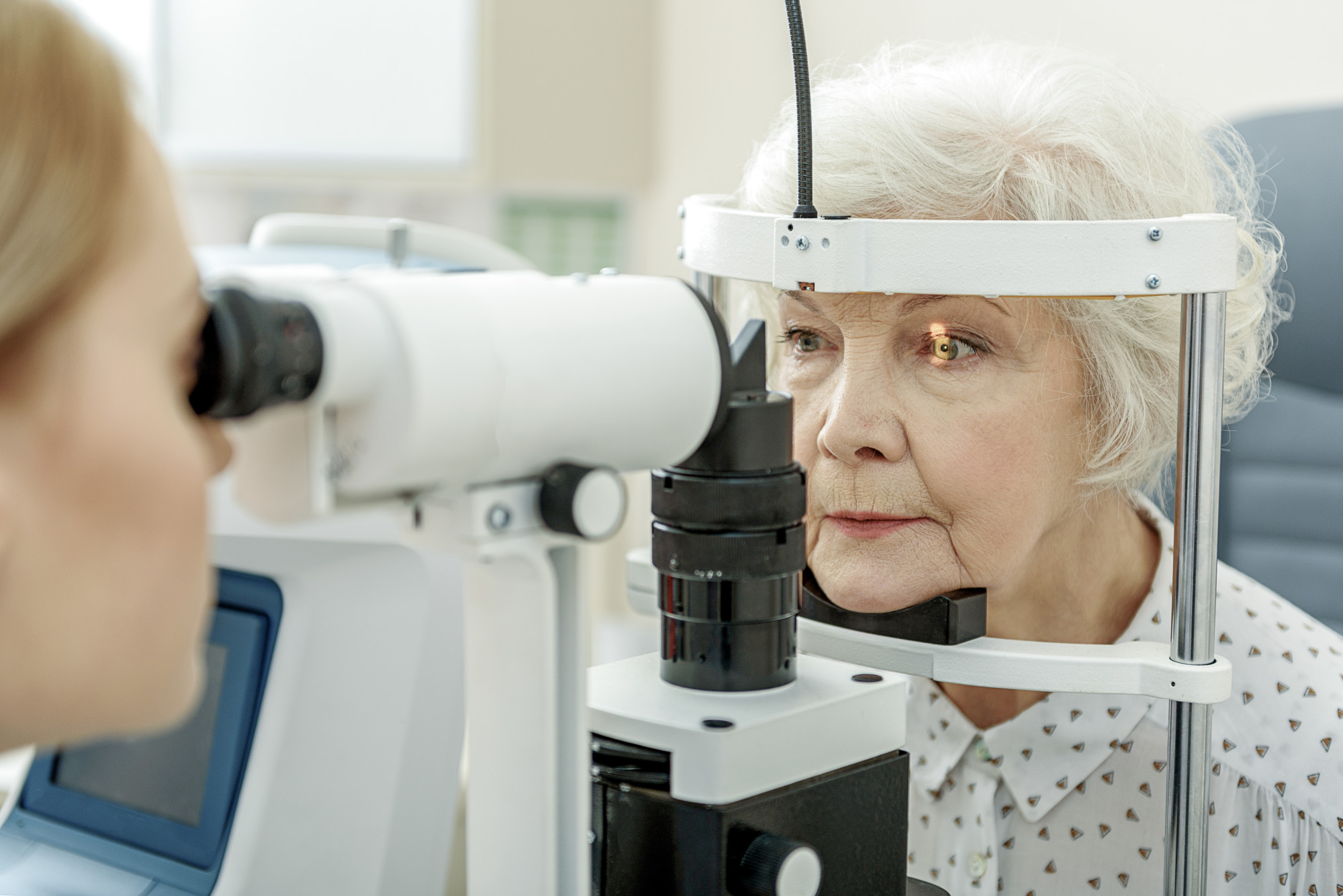 https://www.EgyLasik.com/wp-content/uploads/2020/03/eye-examination-for-old-person.jpeg
